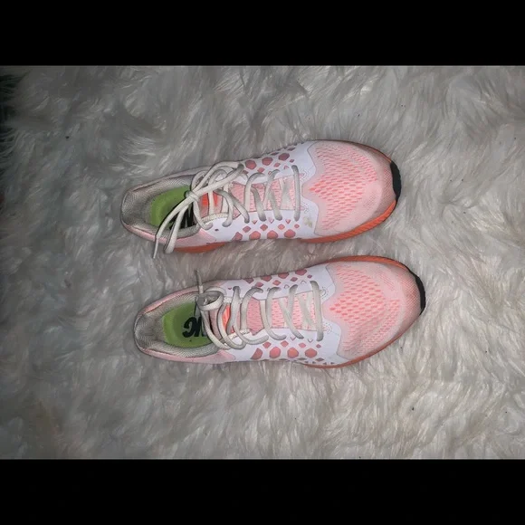 Nike women’s sneakers - Picture 2 of 8